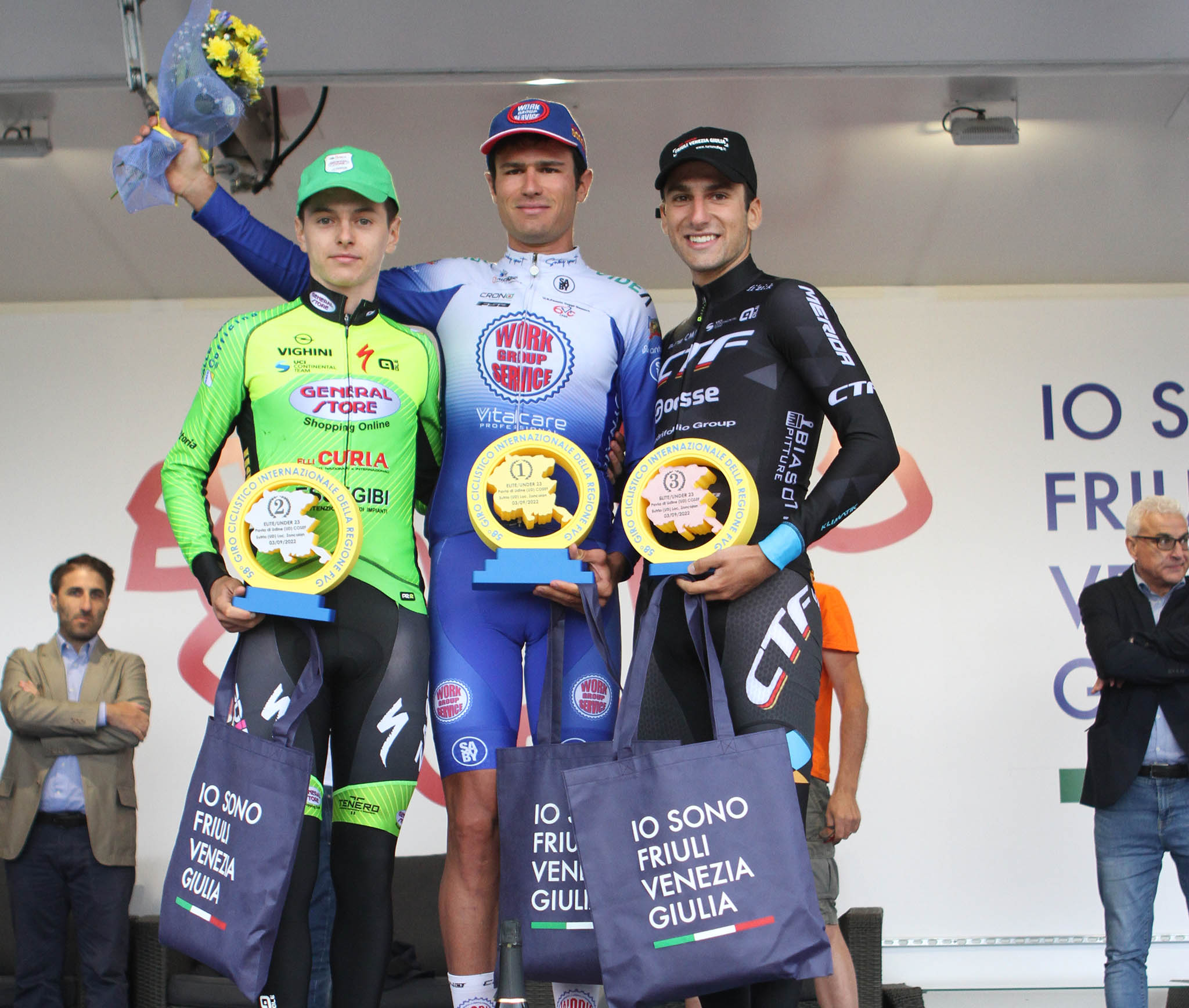 Il podio della terza tappa del Giro del Friuli (foto Bolgan)