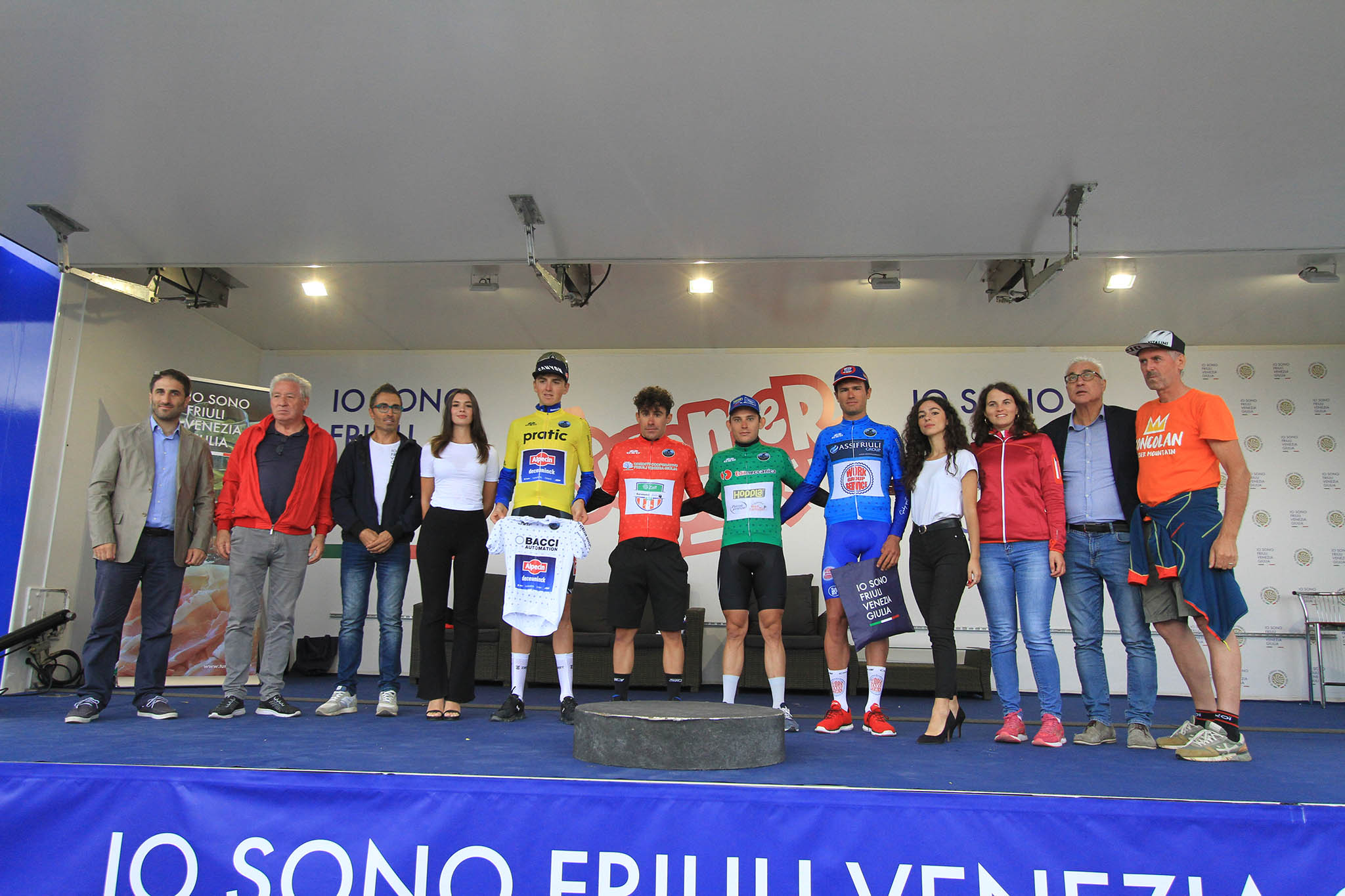 Le maglie dopo la terza tappa del Giro del Friuli (foto Bolgan)