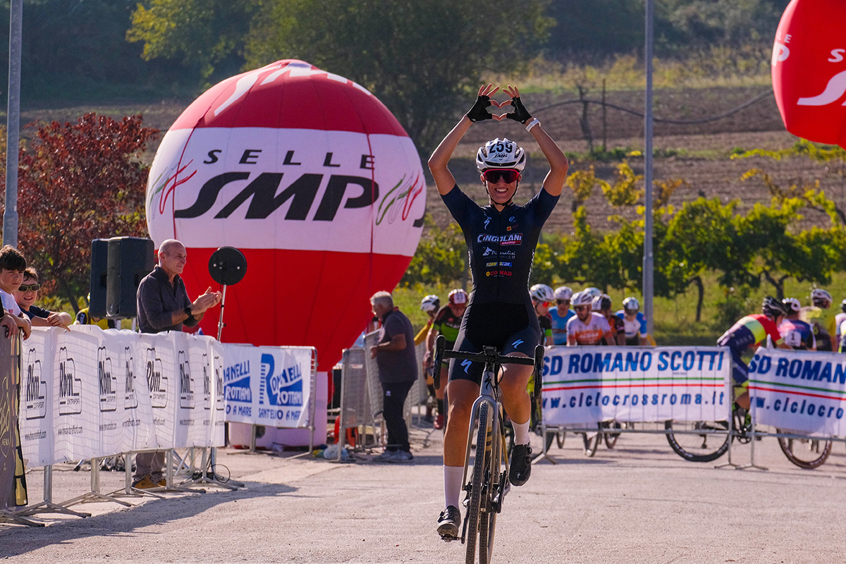 Rebecca Gariboldi (Team Cingolani) vince la terza tappa del GIC 2022-23 - credit Lisa Paletti