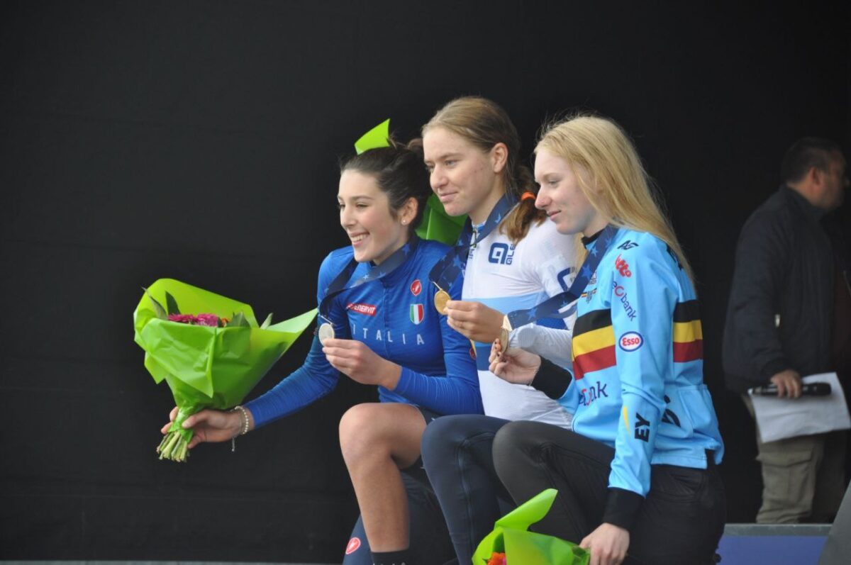 Valentina Corvi sul podio di Namur - credit FCI