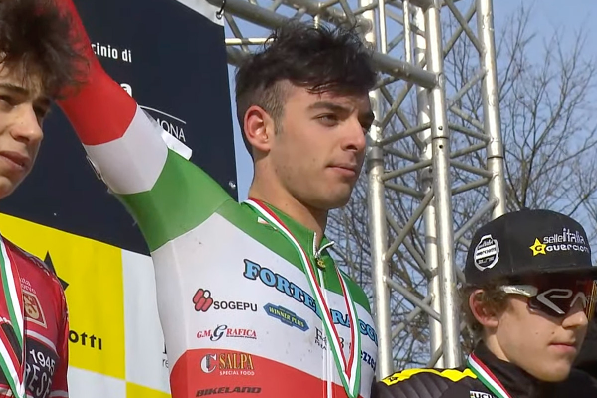 Samuele Scappini sul podio del Trofeo Guerciotti