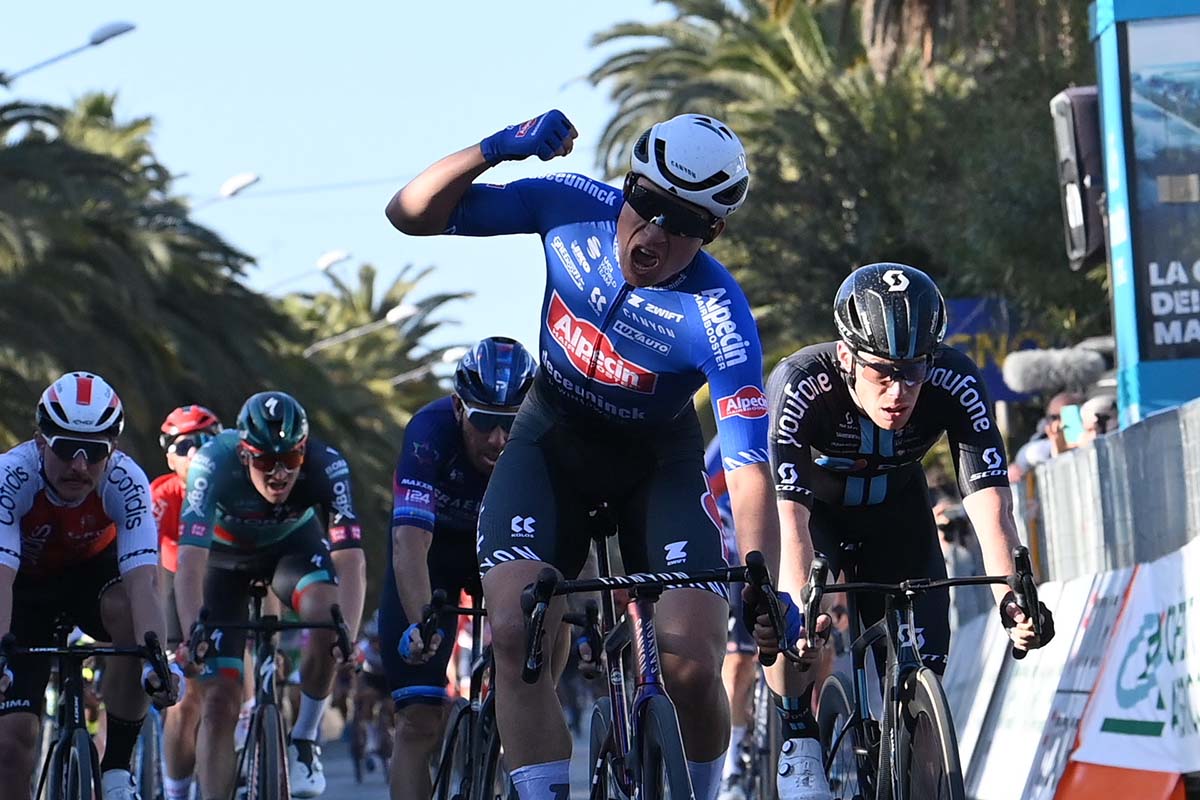 Jasper Philipsen vince l'ultima tappa della Tirreno-Adriatico 2023 (foto La Presse)