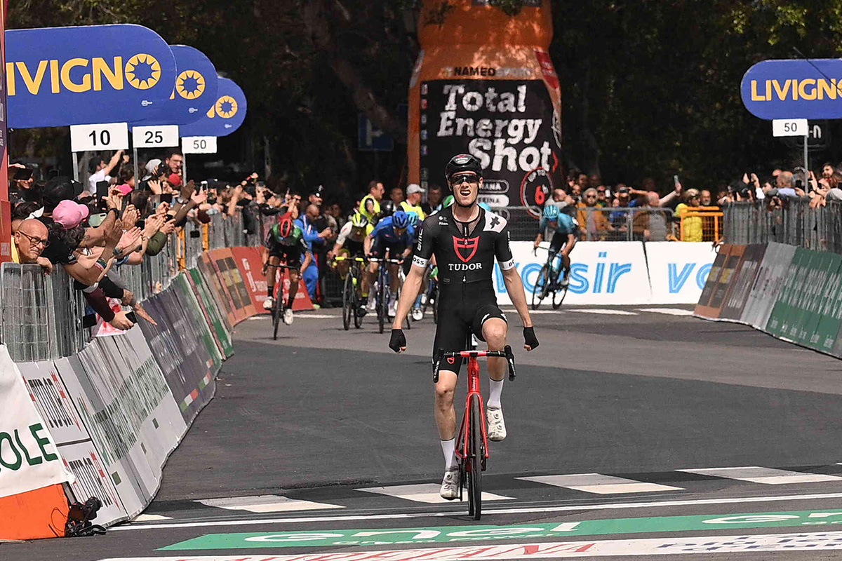 Joel Suter vince la terza tappa del Giro di Sicilia - credit LaPresse