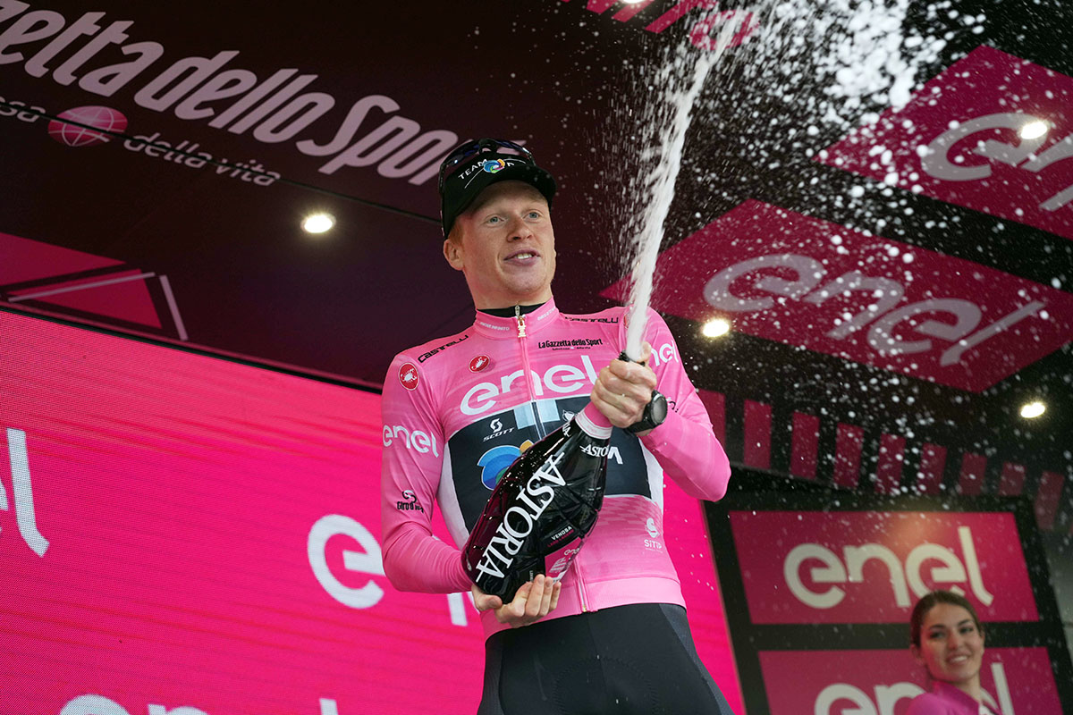Andreas Leknessund (Team DSM) è la nuova maglia rosa del Giro 2023 - credit LaPresse