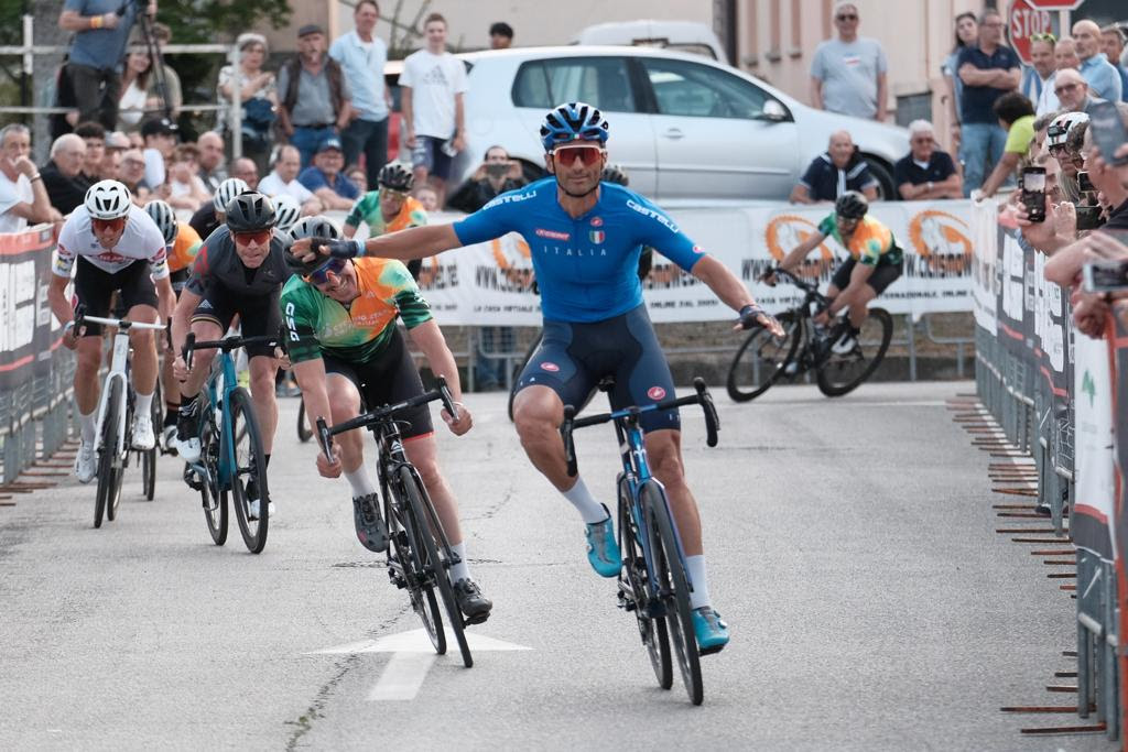 Daniele Bennati vince il Cycling Stars Criterium per gli ex professionisti