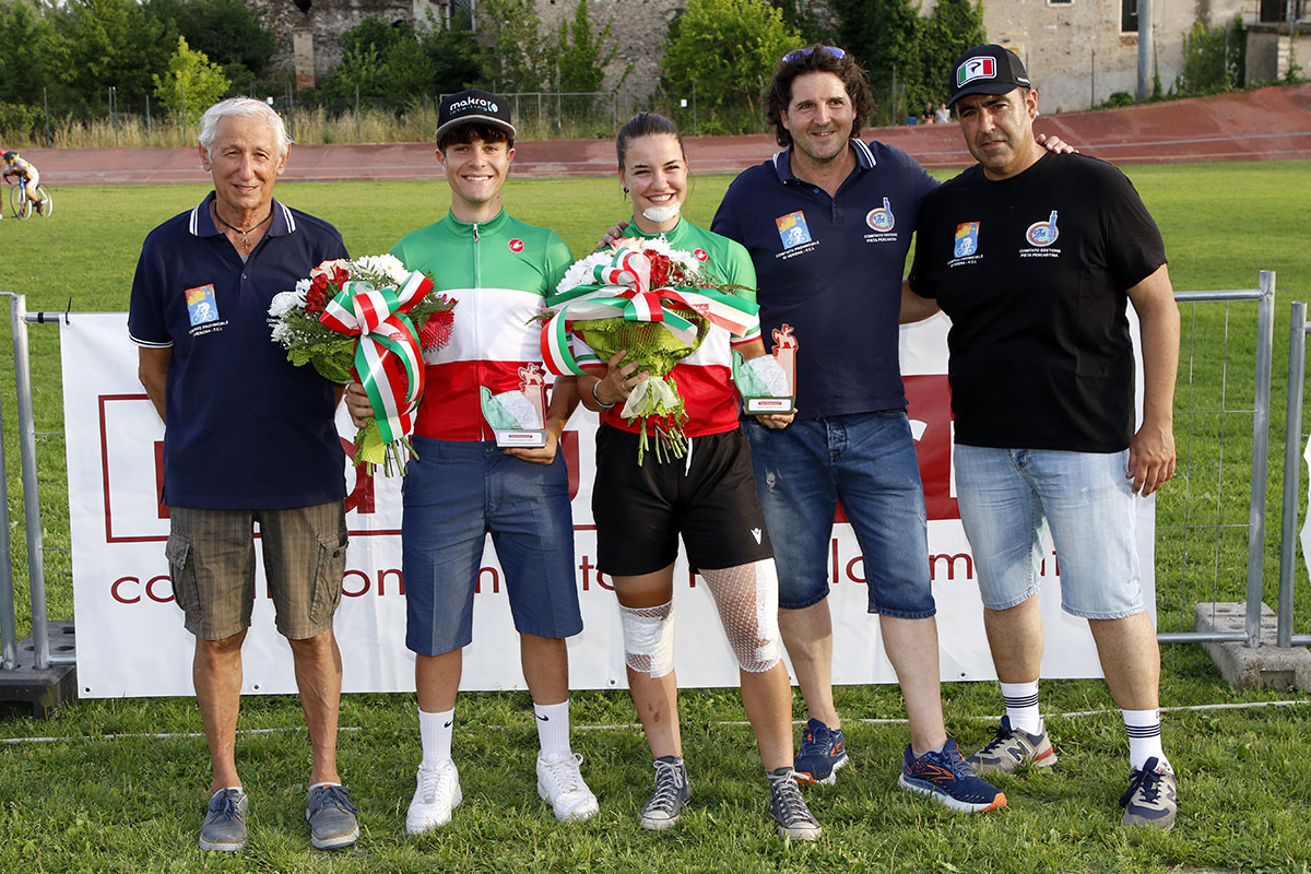 I neo campioni italiani su pista Mattia Negrente e Asia Sgaravato - credit photobicicailotto