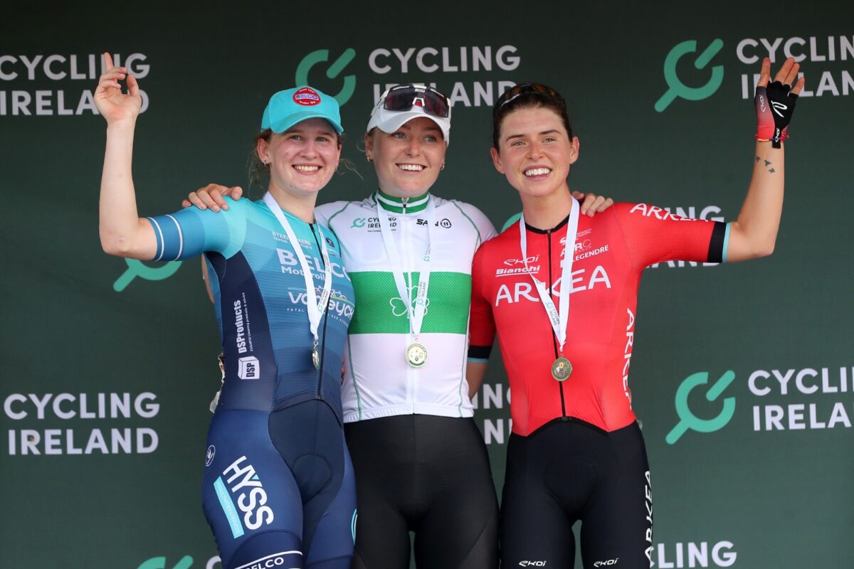 Lara Gillespie sul podio della gara delle elite