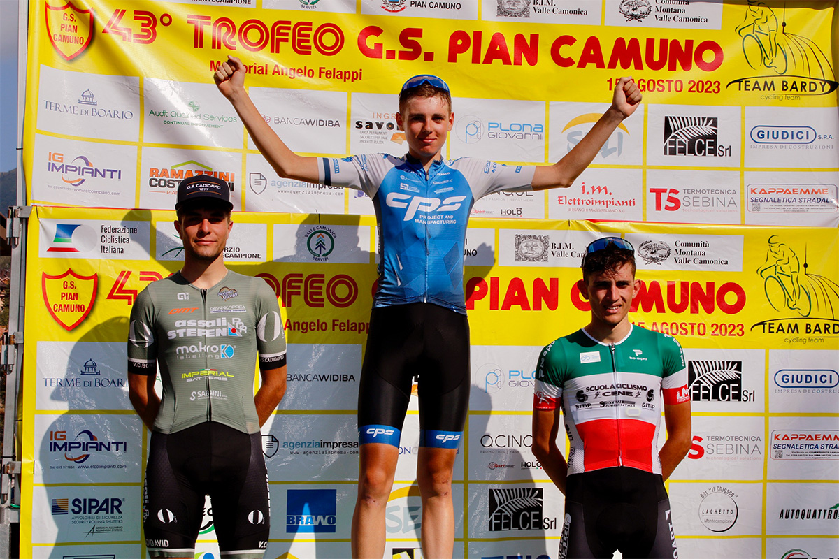 Il podio del 43° Trofeo Gs Pian Camuno - credit Photobicicailotto