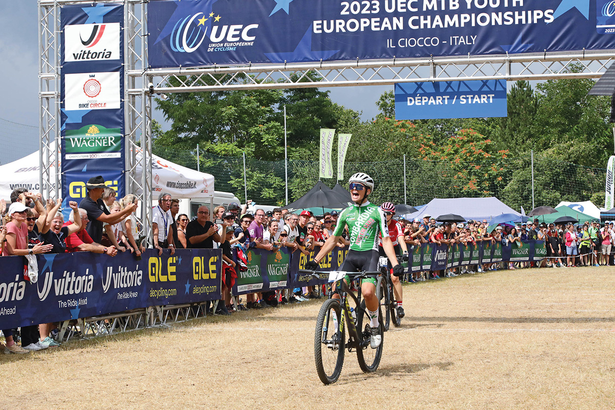 L'arrivo di Riccardo Fasoli che ha regalato l'oro a Lombardia 2 tra gli U15 - credit Newspower