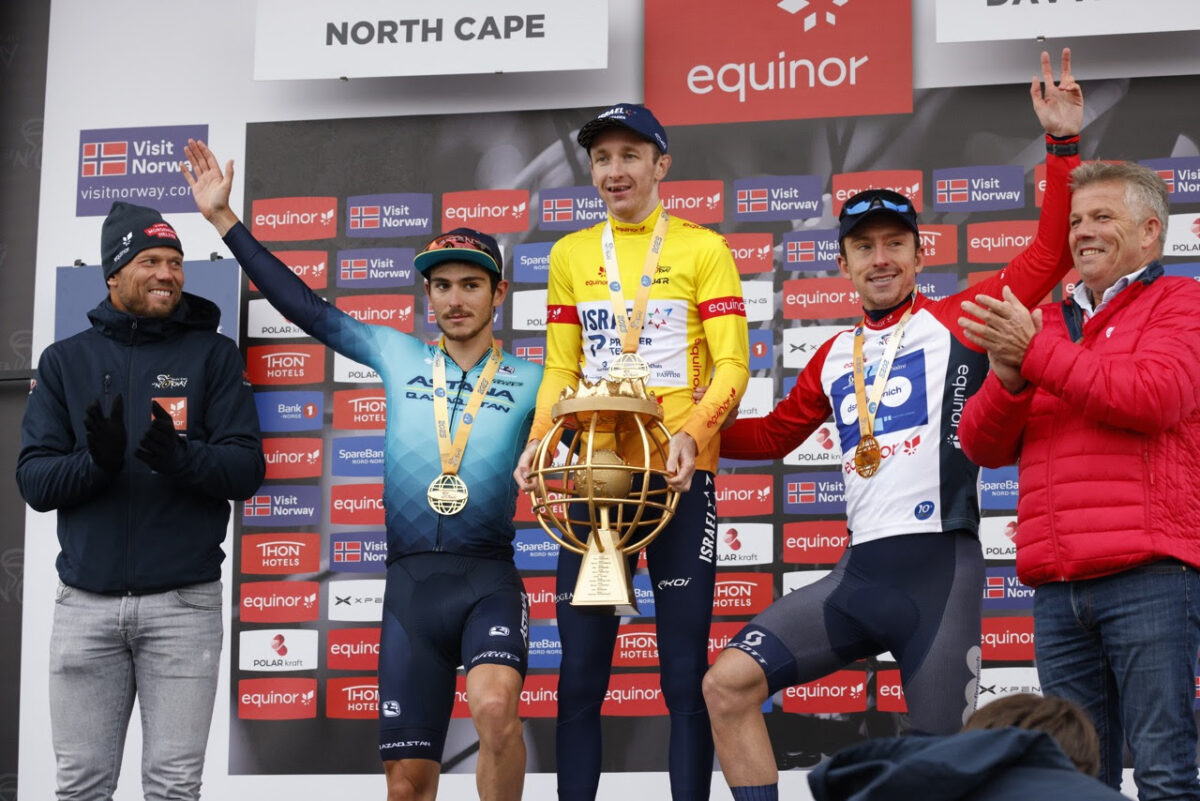 il podio finale della Arctic Race 2023 - Stephen Williams con la maglia gialla - credit Sprint Cycling Agency