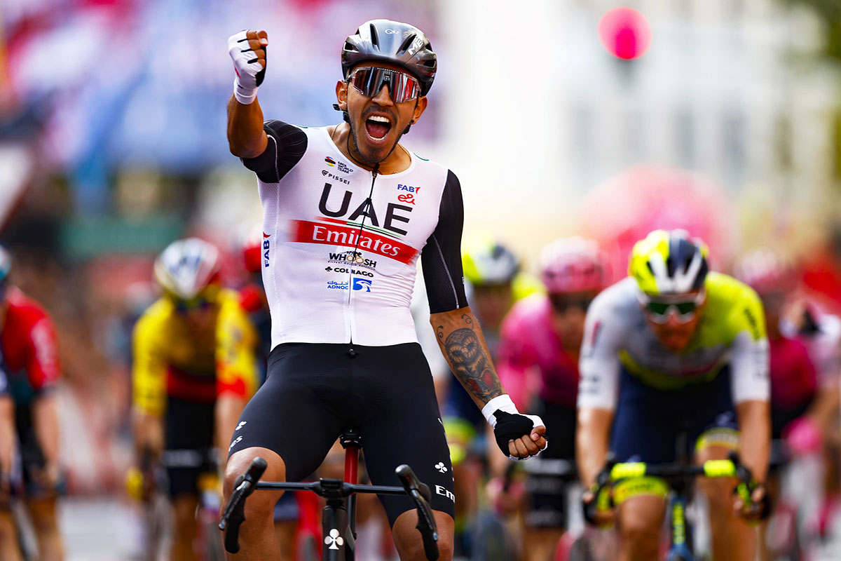 Juan Sebastian Molano (UAE Team Emirates) vince la 12° tappa della Vuelta a Espana - credit photo Rafa Gomez/SprintCyclingAgency