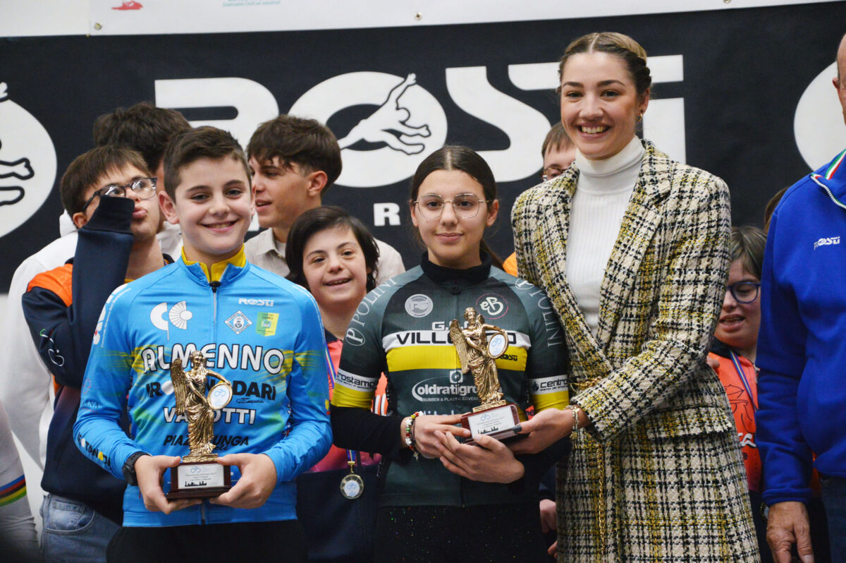 Martina Fidanza premia i giovanissimi della stagione Cristiano Togni e Diana Potapenko