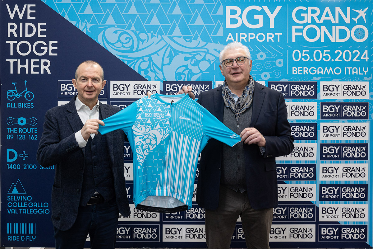 Sanga e Manenti presentazione maglia BGY Airport Granfondo