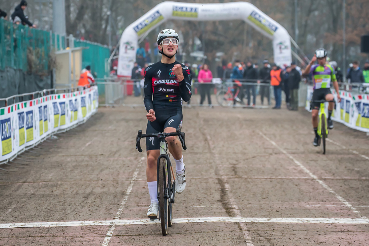 Tommaso Cingolani vince il campionato italiano ciclocross tra gli allievi del 1° anno - credit Alessandro Billiani