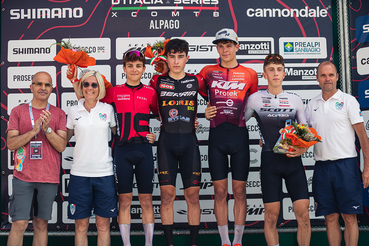 Giulio Peruzzo sul podio di Alpago - credit Internazionali d'Italia Series