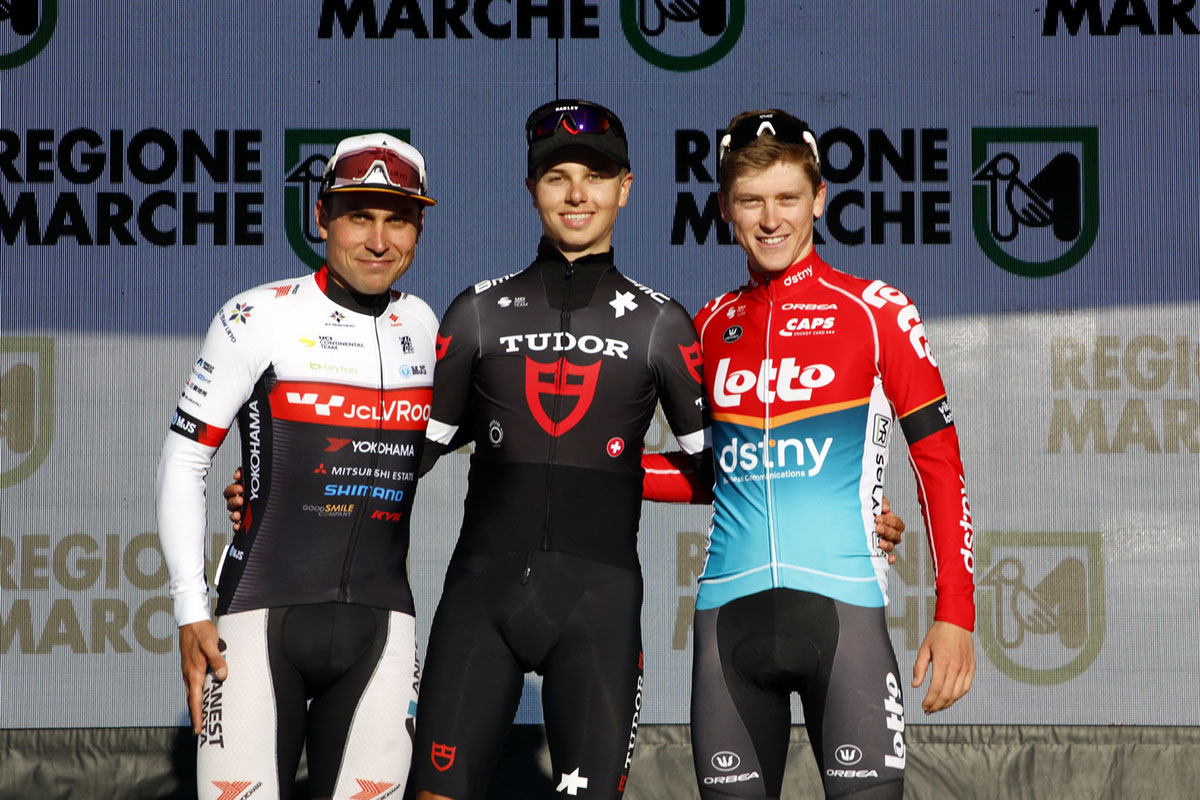 Il podio della prima tappa della Coppi e Bartali 2024 - credit Photobicicailotto