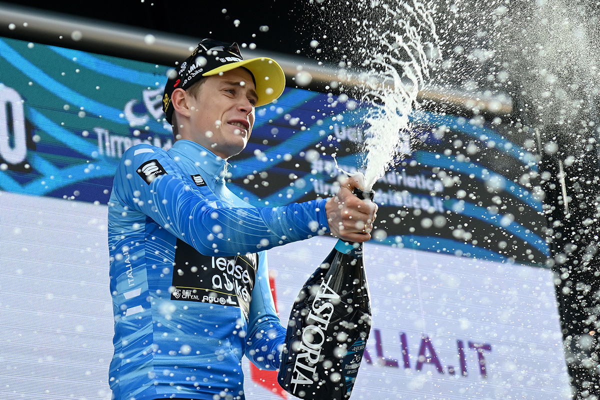 Jonas Vingegaard è la nuova maglia azzurra della Tirreno-Adriatico - credit LaPresse