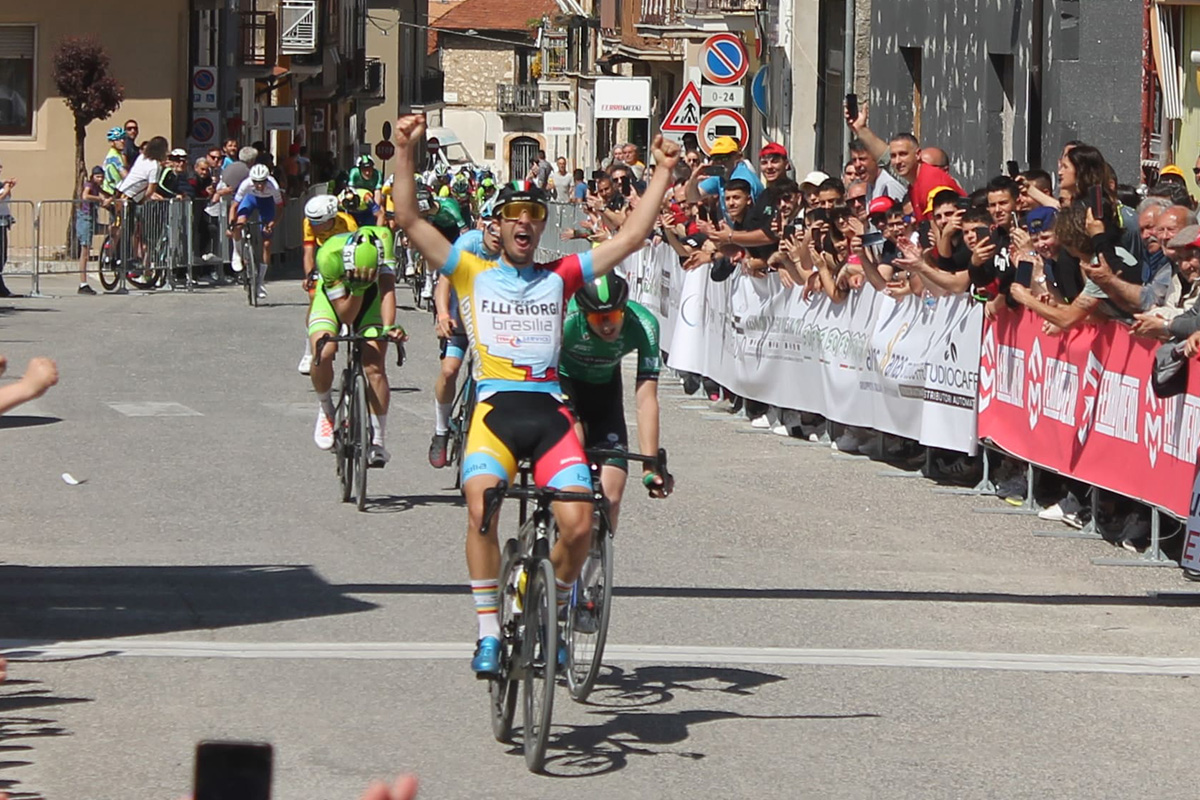 Ludovico Mellano (Team Giorgi) vince la seconda tappap del Giro d'Abruzzo Juniores - credit Marche Ciclismo
