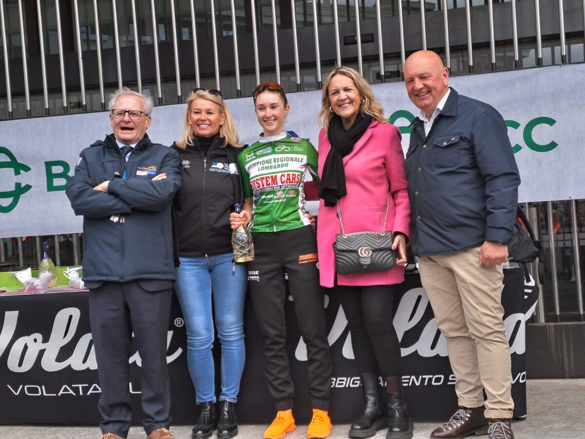 Alessia Zambelli con la maglia di campionessa lombarda