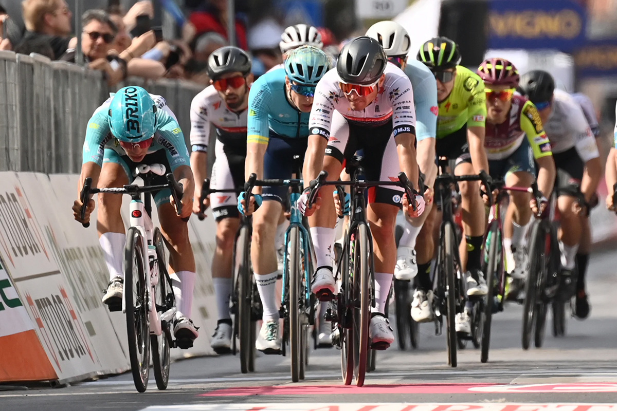 Enrico Zanoncello vince a Pescara la prima tappa de Il Giro d'Abruzzo 2024 - credit LaPresse