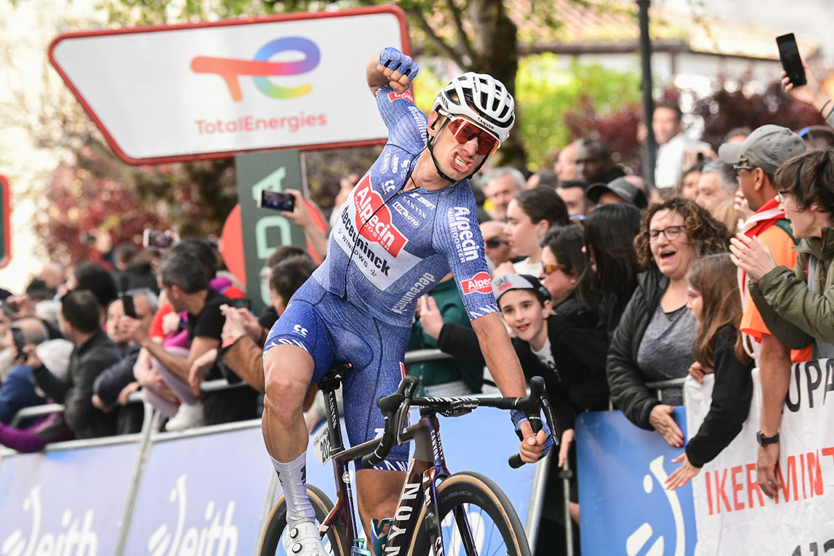 Quinten Hermans vince la terza tappa dell'Itzulia Basque Country - credit Naikefotosport