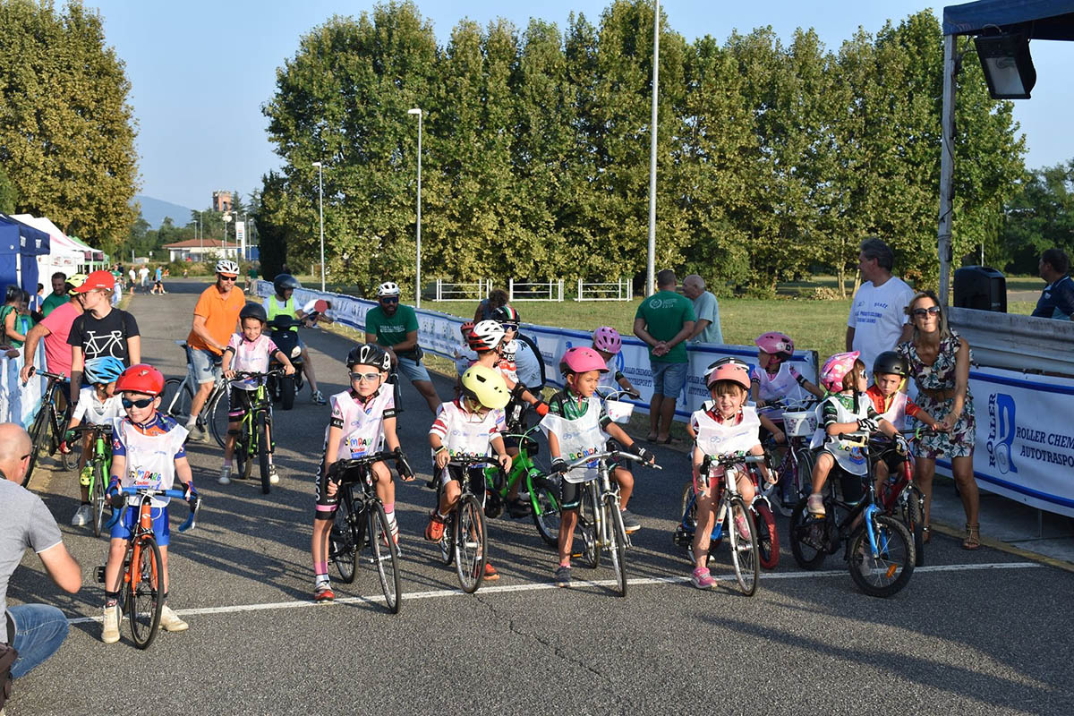 I G0 presenti al ciclodromo di Rodengo Saiano, che hanno corso con le pettorine del progetto BicImparo