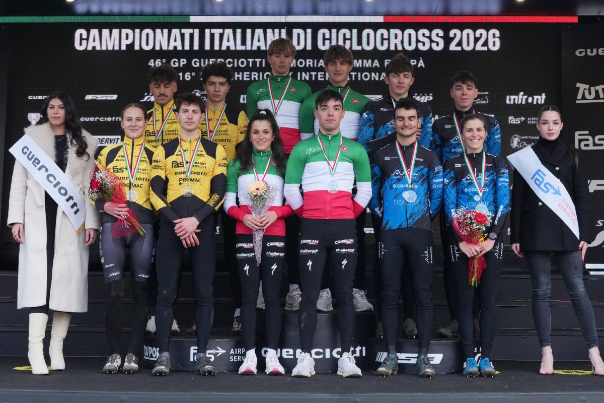 Il podio del Team Relay, vinto dal Team Cingolani - photo Giorgio De Negri