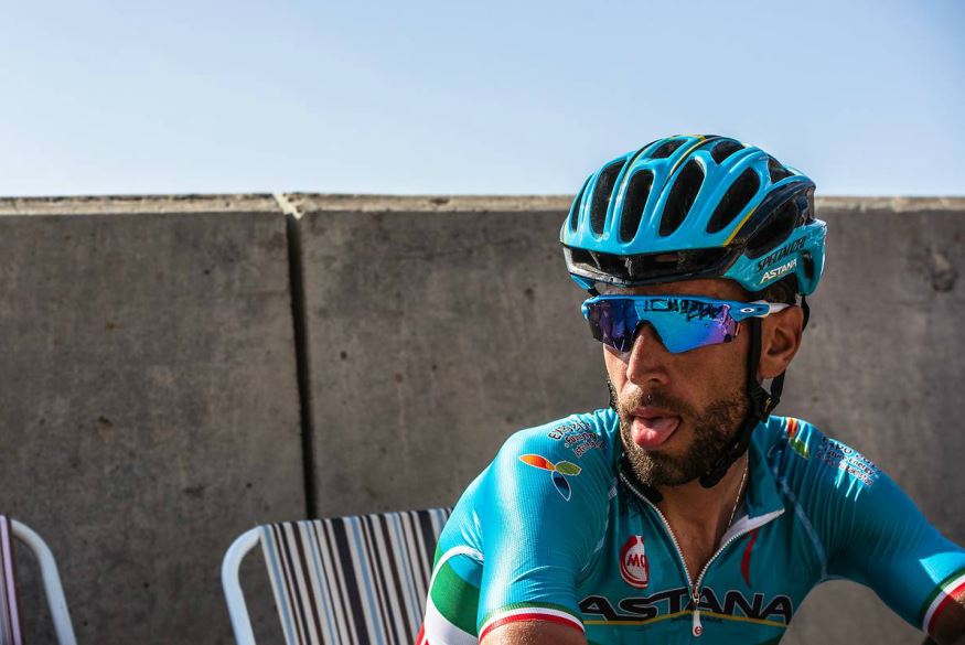 Vincenzo Nibali, stanco ma soddisfatto dopo la vittoria