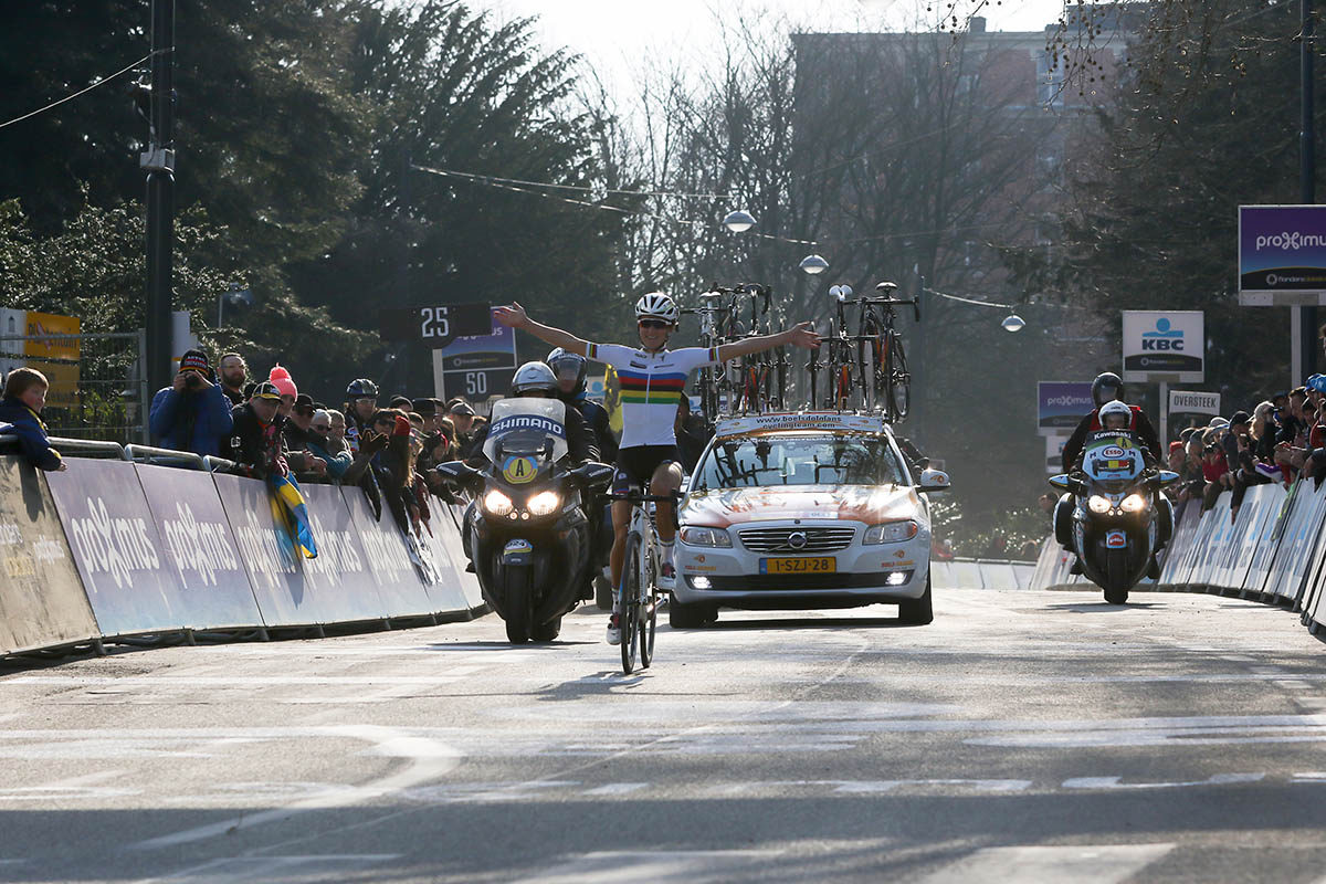 Lizzie Armitstead (Boels-Dolmans) vince la Omloop Het Nieuwsblad femminile