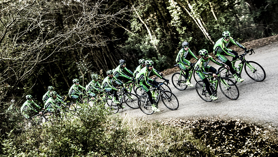 Il gruppo della Bardiani-CSF in allenamento