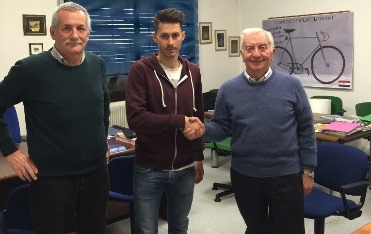 Mauro Finetto firma con l'Unieuro Wilier Trevigiani