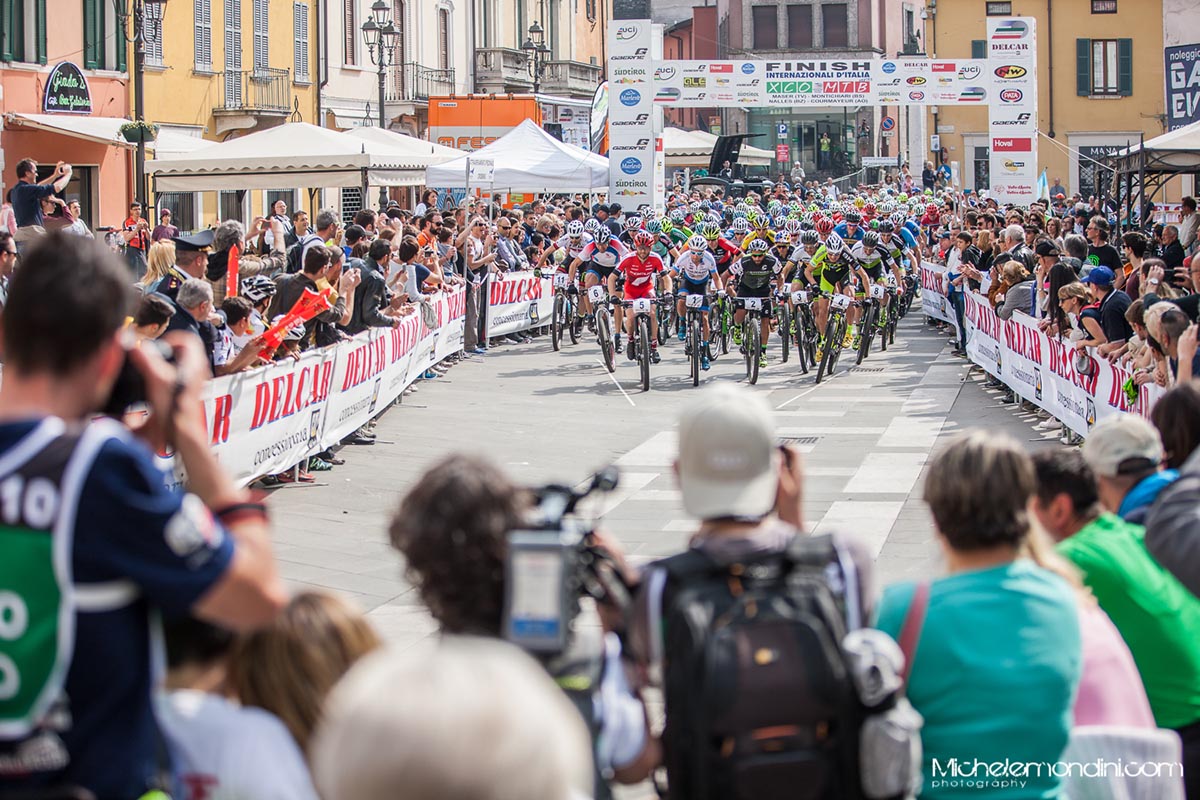 La partenza del Trofeo Delcar 2015
