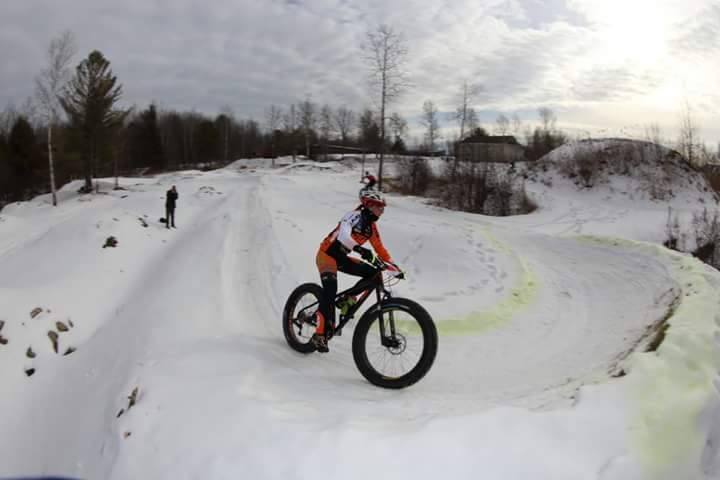Serena Tasca sulla neve con la Fat Bike
