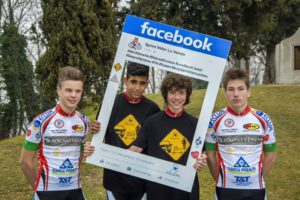 Alcuni ragazzi che hanno aderito all'iniziativa #tifacierispettaci