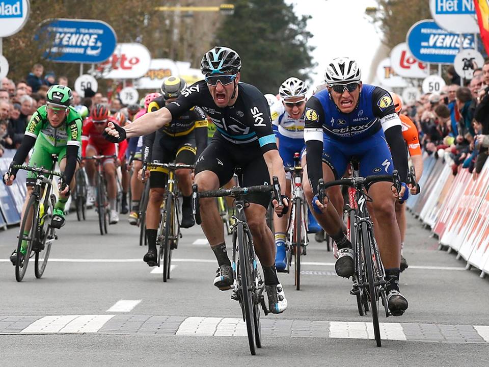 Elia Viviani vince la volata della seconda tappa della Tre Giorni di La Panne