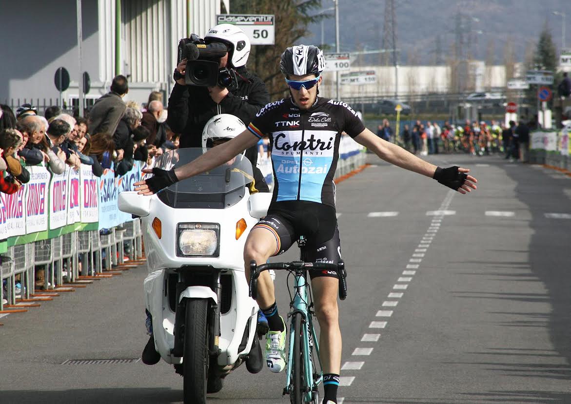 Alberto Zanoni (Contri Autozai) vince la gara di apertura a San Paolo d'Argon