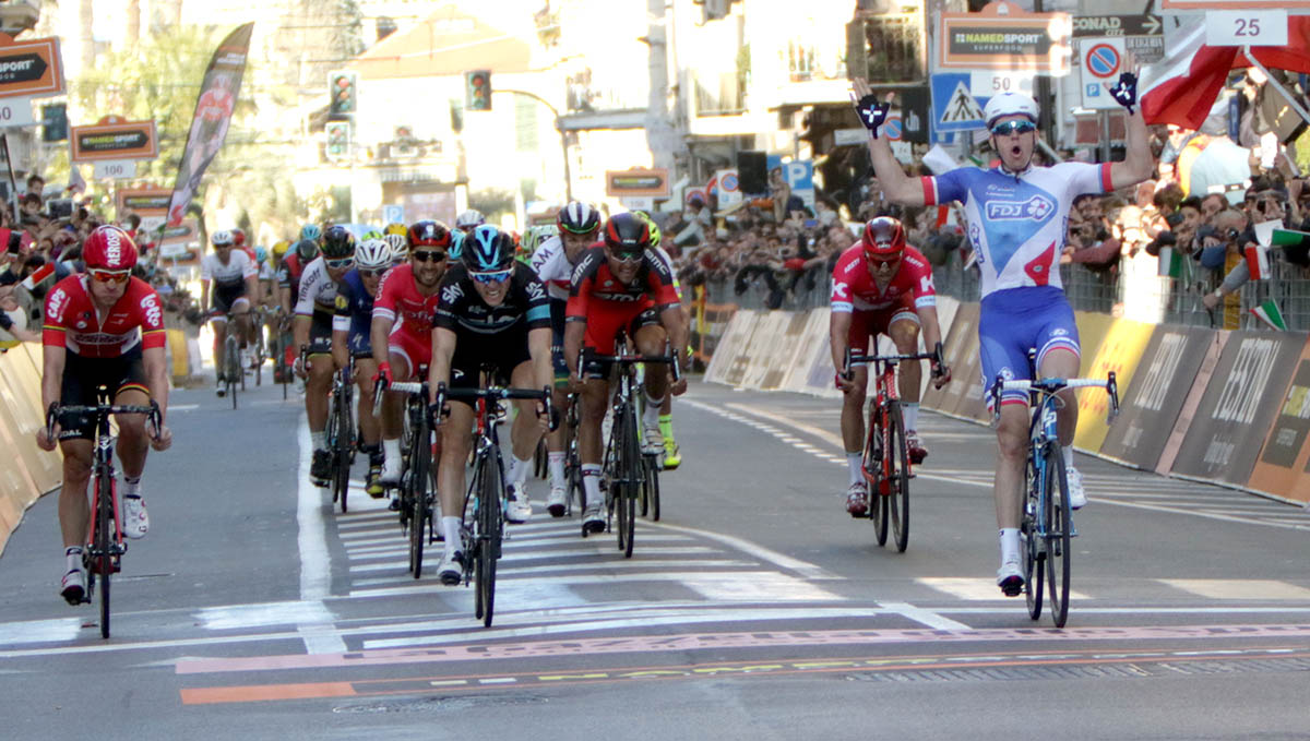 La vittoria di Arnaud Demare (FDJ) alla Milano-Sanremo 2016