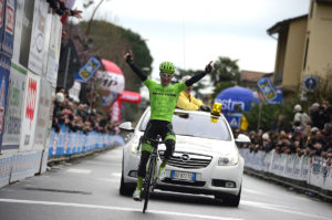 La vittoria di Simon Clarke a Larciano (foto Sirotti)