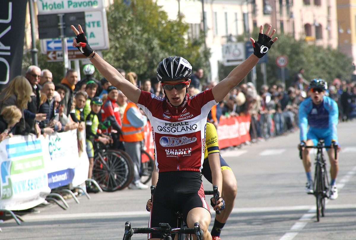Samuele Rubino (Pedale Ossolano) vince la Varese-Angera 2016
