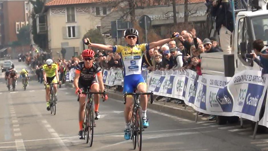Andrea Bagioli festeggia a Cantù la prima vittoria tra gli Juniores