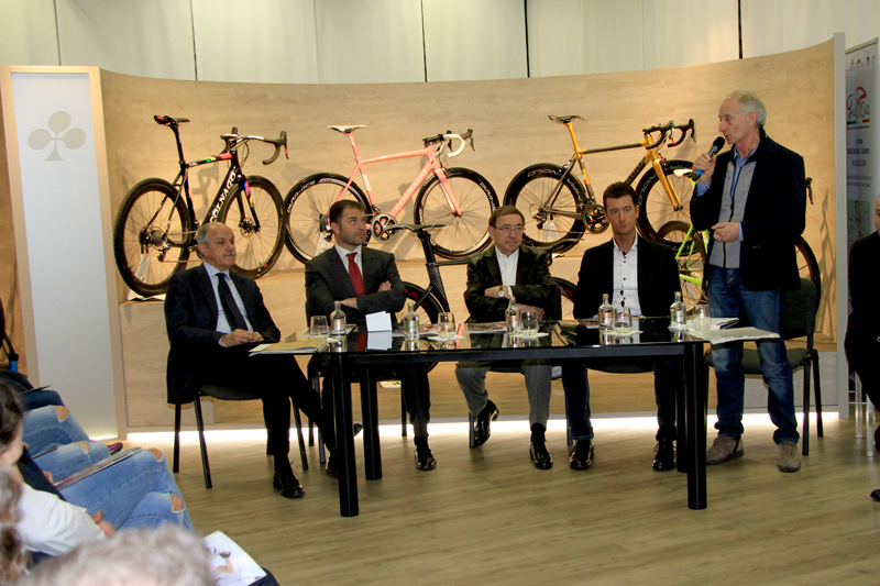 Presentazione del Giro Rosa 2016, il tavolo autorità