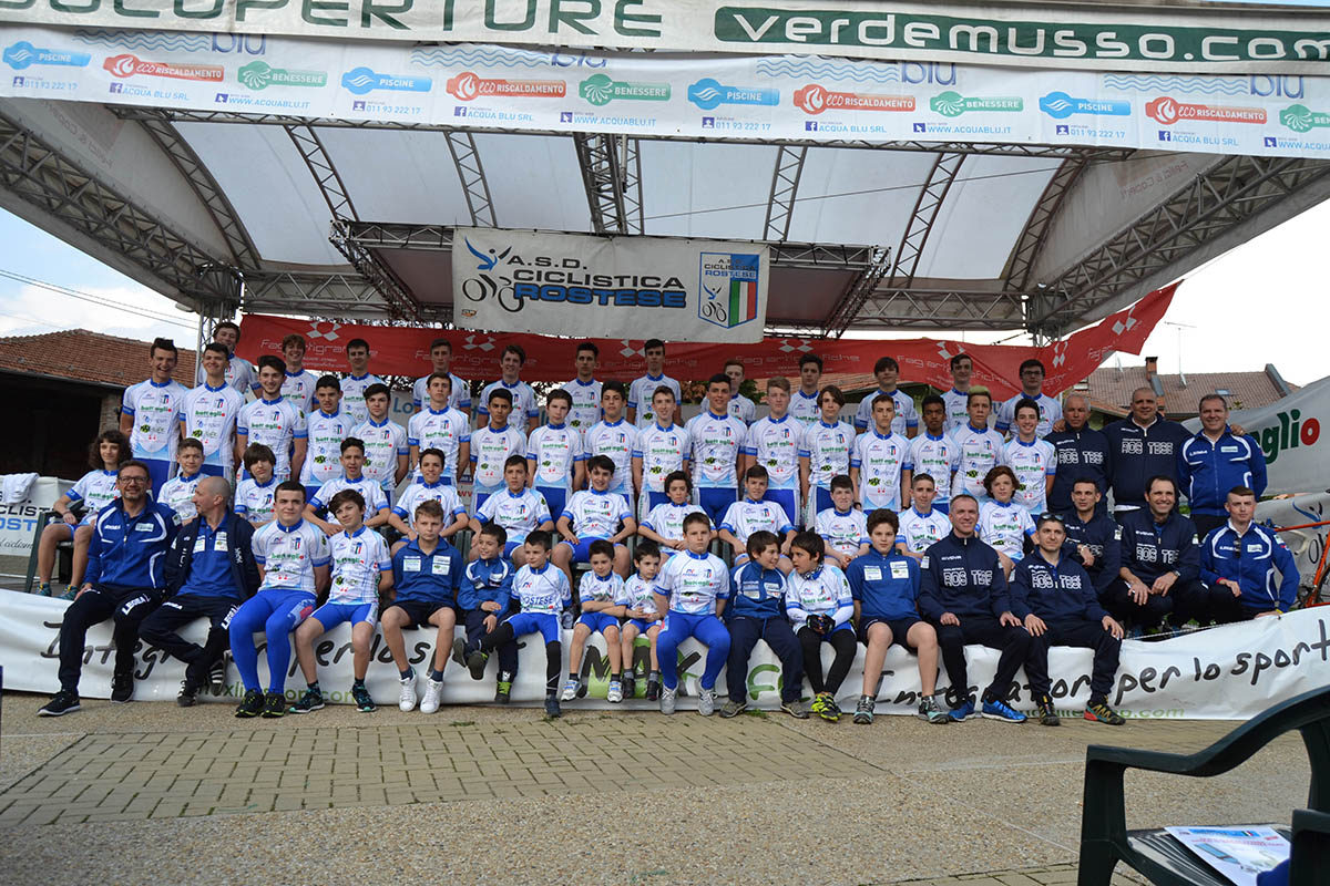 L'organico completo della Ciclistica Rostese, stagione 2016