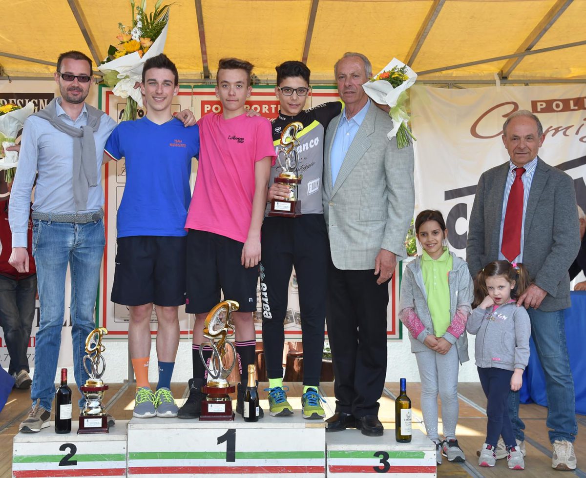 Il podio della gara Esordienti di Camignone (foto Rodella)