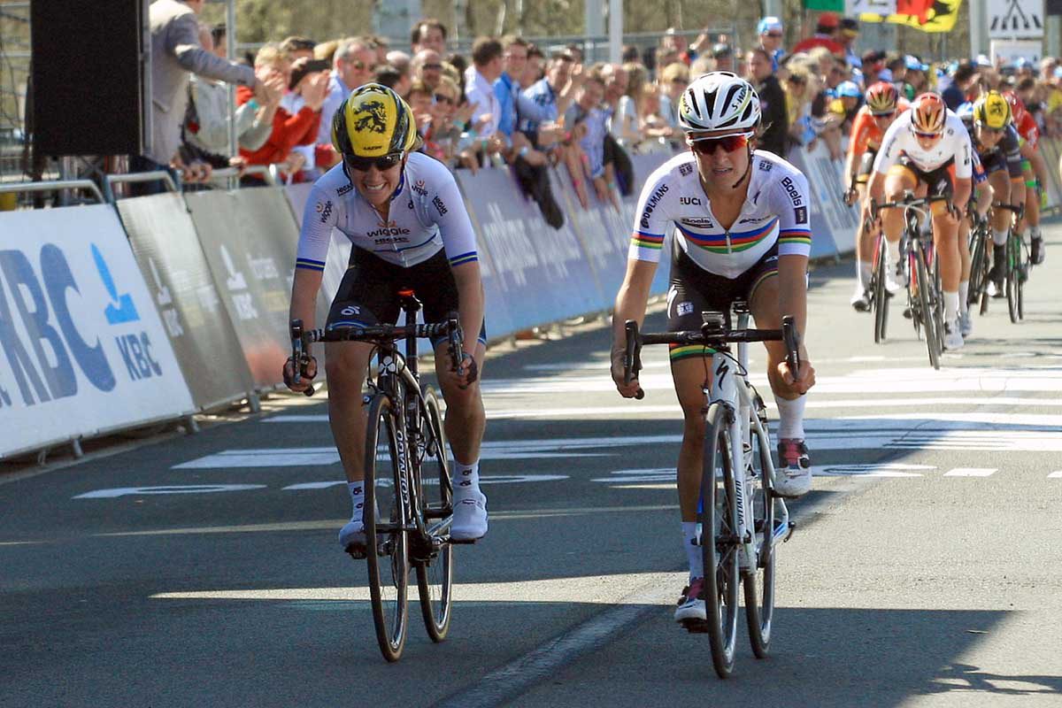 Lizzie Armitstead vince al fotofinish il Giro delle Fiandre Femminile battendo Emma Johannson