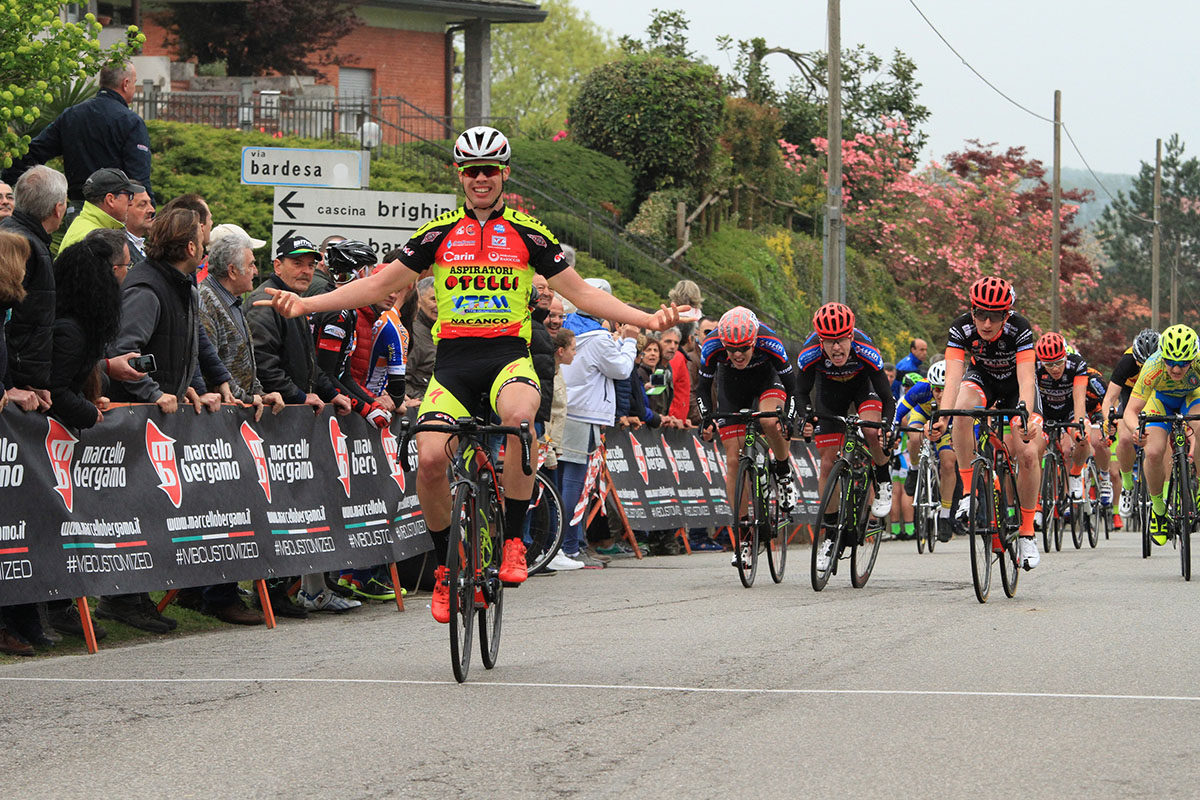 Michele Gazzoli vince la Novara-Suno 2016