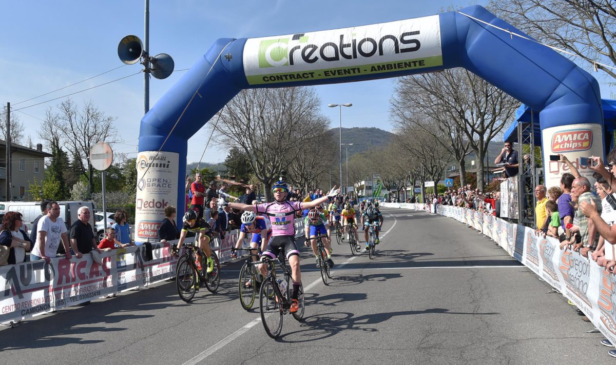 Nicholas Norbis vince la gara Esordienti di Camignone (foto Rodella)