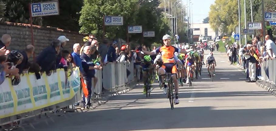 La vittoria di Giorgio Cometti (Romanese) tra gli Esordienti 2° anno a Ponte San Pietro