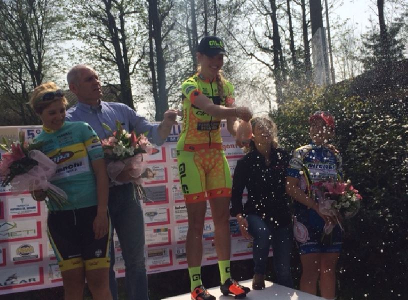 Martina Alzini fa festa sul podio di San Bassano