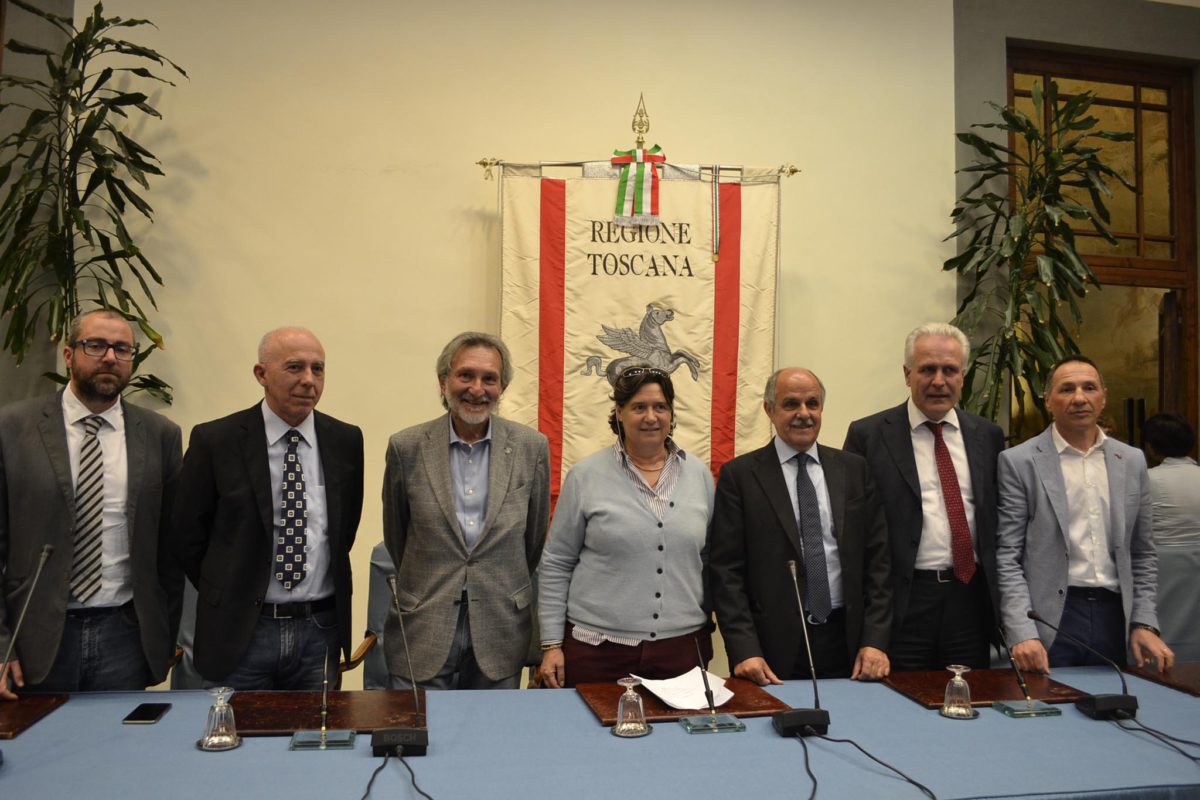 Le autorità alla presentazione del Giro della Toscana 2016