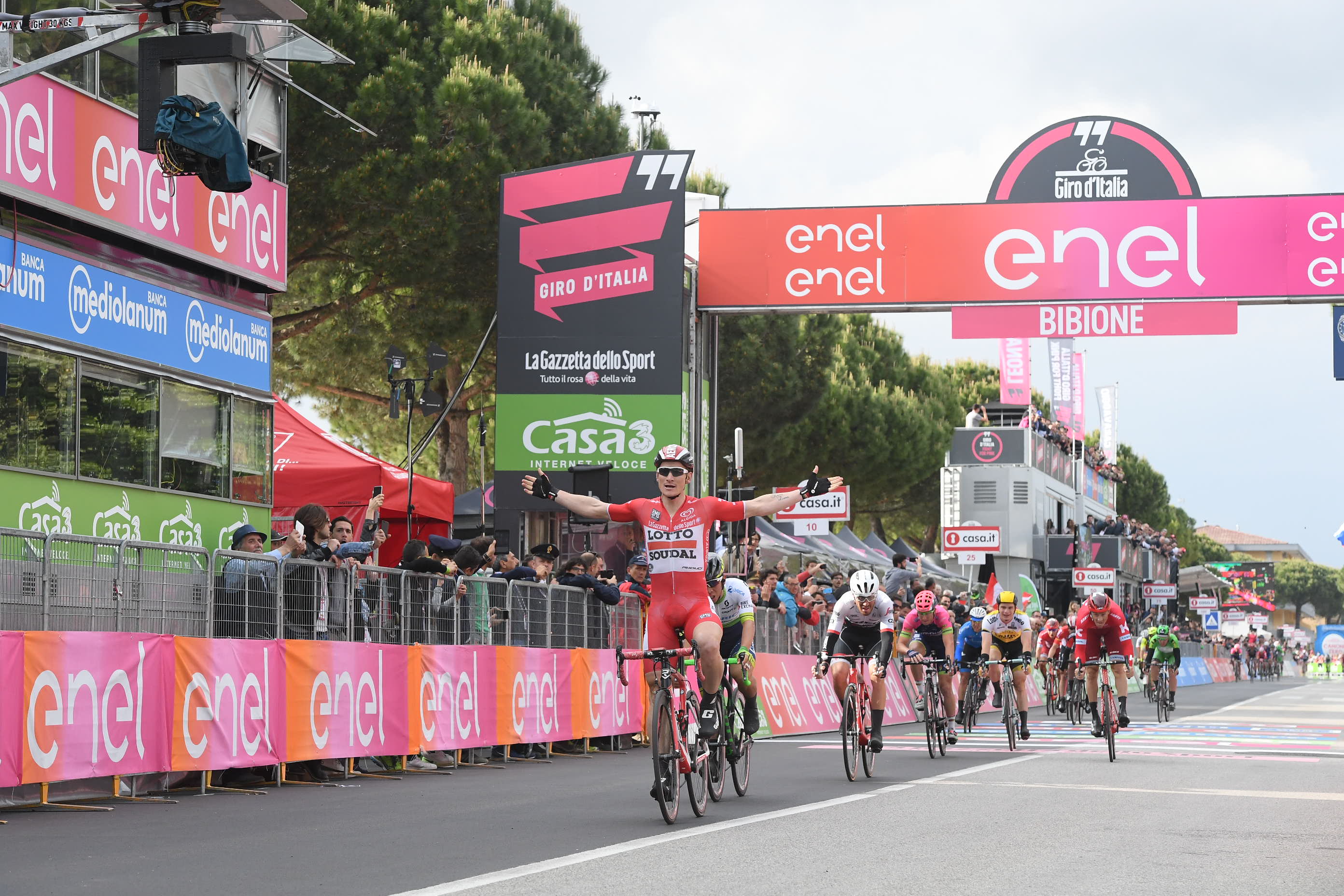 André Greipel vince la sua terza volata al Giro 2016 sul traguardo di Bibione